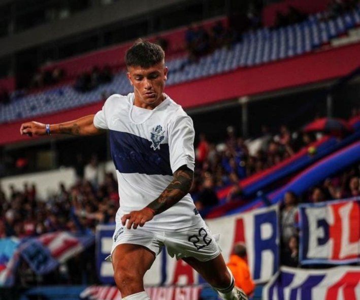Matías Miranda en el partido amistoso frente a San Lorenzo en enero