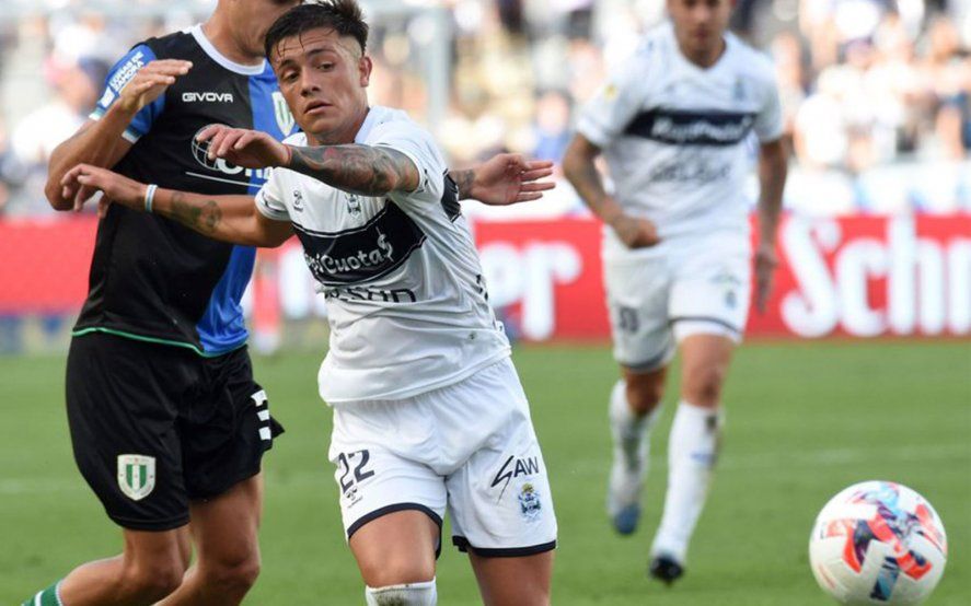 Matías Miranda jugando en Gimnasia (Prensa GELP) Matías Miranda jugando en Gimnasia (Prensa GELP)
