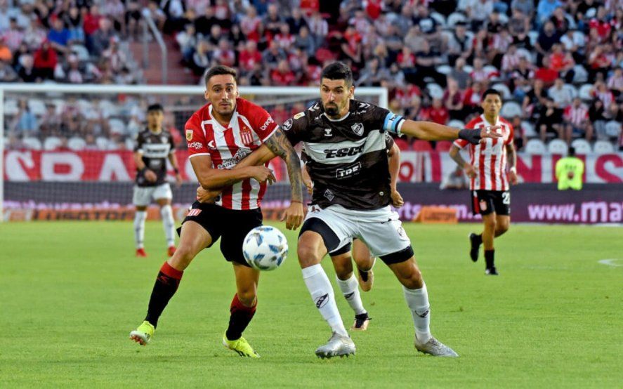 Mauro Méndez en acción en Estudiantes vs. Platense. (Foto: prensa EDLP)