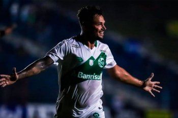 Mauro Zárate gritó su primer gol en Juventude.