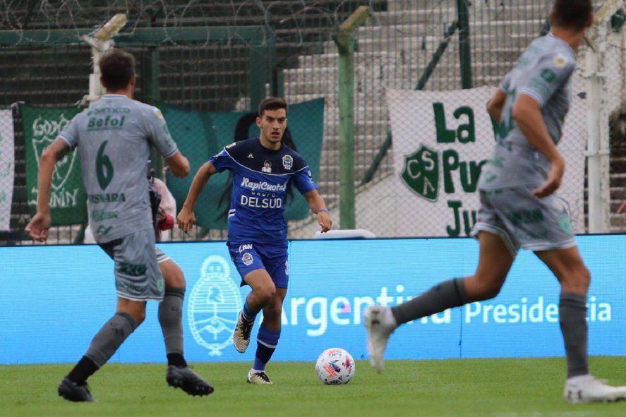 Melluso en el partido de Gimnasia en su visita a Sarmiento