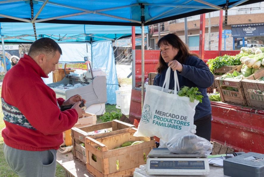 Hasta el sábado 28 de septiembre, el Mercado de Productores Familiares recorrerá cinco distritos bonaerenses. Hasta el sábado 28 de septiembre, el Mercado de Productores Familiares recorrerá cinco distritos bonaerenses.
