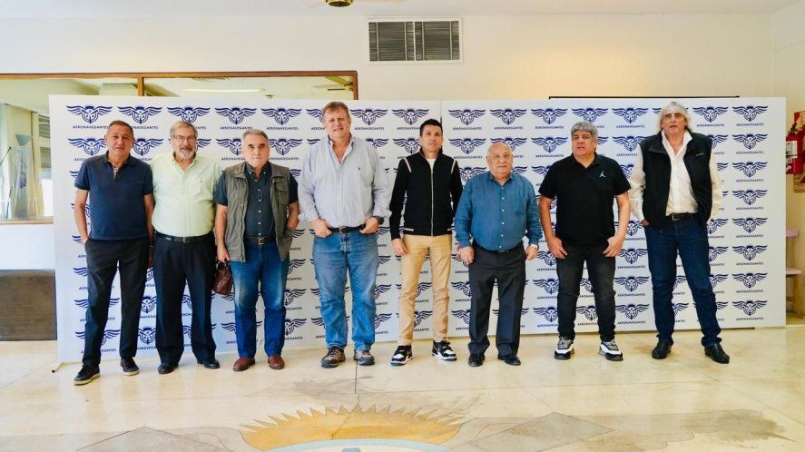 Los gremios del transporte se unificaron en una mesa nacional para combatir la desregulación promovida por el gobierno de Javier Milei.