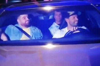 ¿quien es el platense que se colo en la despedida de messi?