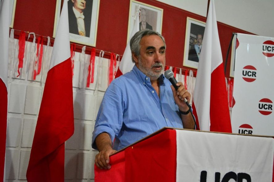 Respaldo de intendentes radicales a Miguel Fernández Respaldo de intendentes radicales a Miguel Fernández