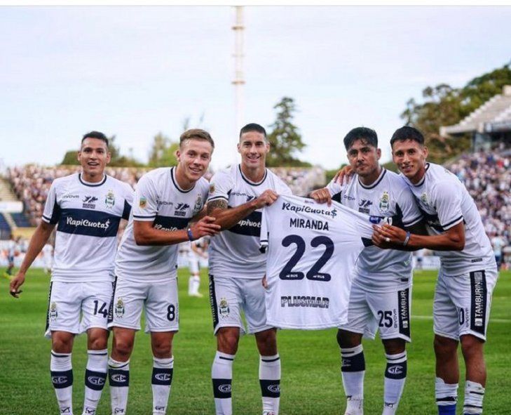 La dedicatoria de Gimnasia, en el gol de Cristian Tarragona a Racing, para Matías Miranda La dedicatoria de Gimnasia, en el gol de Cristian Tarragona a Racing, para Matías Miranda