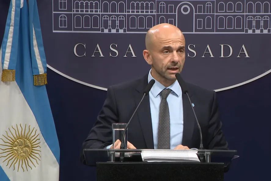 Franco Mogetta, secretario de Transporte de la Nación, tiene la llave para destrabar el conflicto definitivamente. Franco Mogetta, secretario de Transporte de la Nación, tiene la llave para destrabar el conflicto definitivamente.