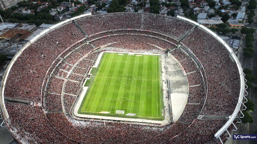 Todo indica que, sean quienes sean los equipos que lleguen, la final de la Libertadores será en el estadio de River. Todo indica que, sean quienes sean los equipos que lleguen, la final de la Libertadores será en el estadio de River.