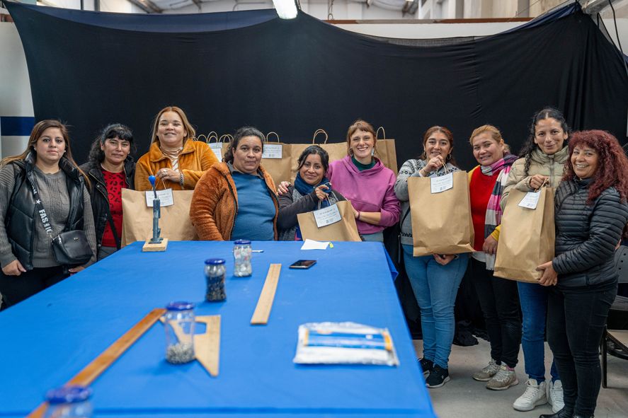 UNICEF trabaja junto a los municipios para promover el acceso a una gestión menstrual de calidad para niñas y adolescentes. UNICEF trabaja junto a los municipios para promover el acceso a una gestión menstrual de calidad para niñas y adolescentes.