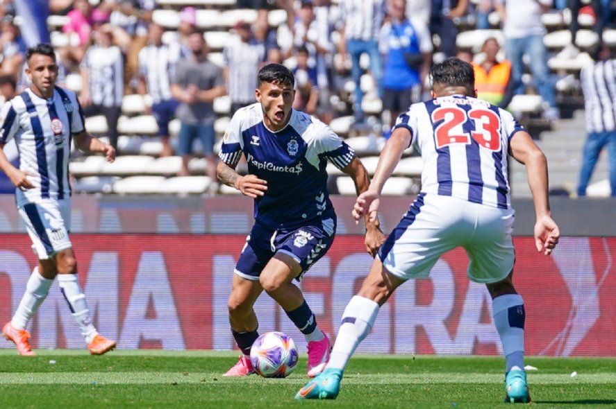 Tomás Muro en Gimnasia ante Talleres por la Liga Profesional 2022.
