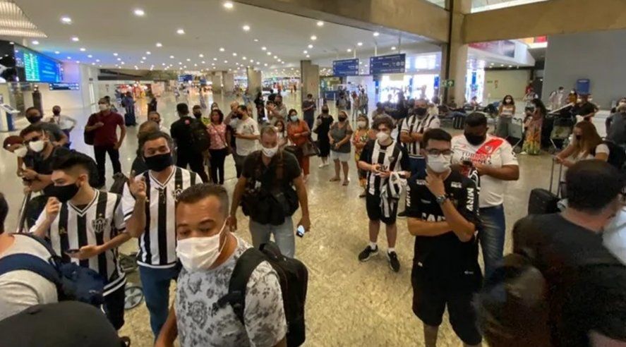 Así recibieron los hinchas de Atletico Mineiro a Nacho Fernández.