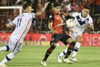 Newells, rival de Gimnasia, viene de caer ante Vélez.