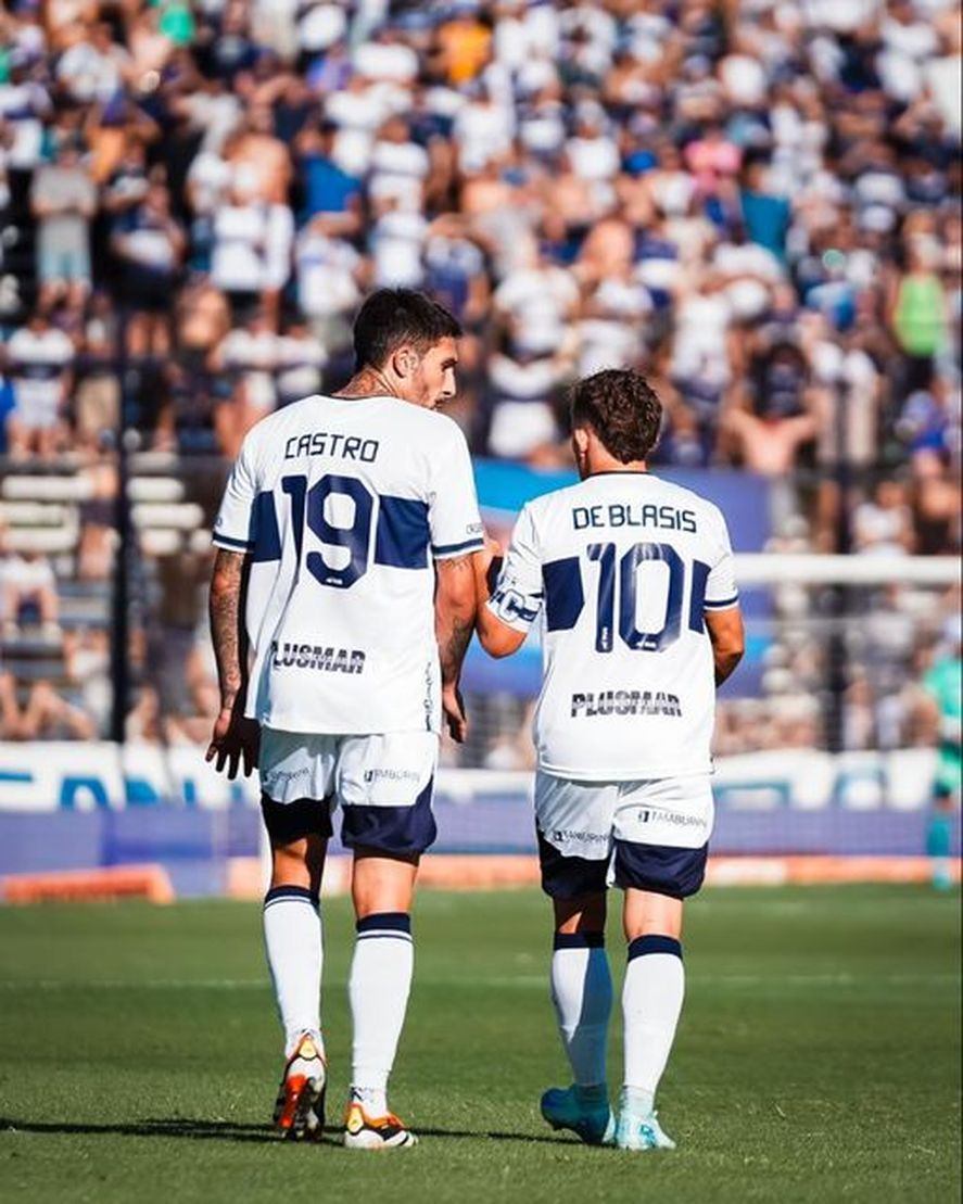 Ni Lucas Castro ni Pablo De Blasis jugarán de arranca contra Independiente.