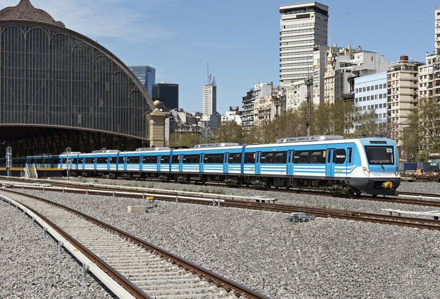 Se levantó el paro de trenes. Se levantó el paro de trenes.