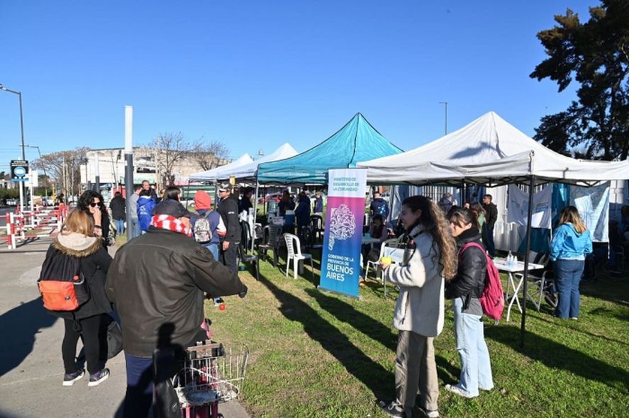 Jornada de Acceso a Derechos para personas en situación de calle en medio del frío extremo.