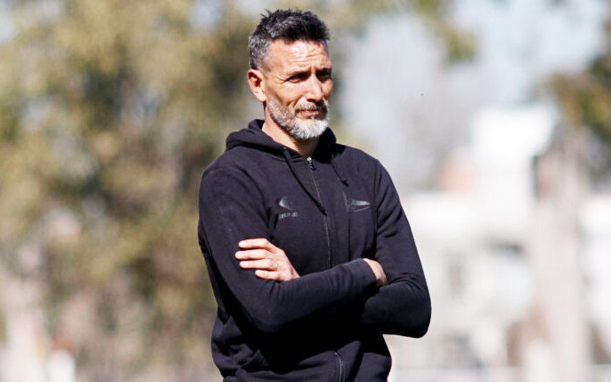 Pablo Quatrocchi durante su etapa reciente en Estudiantes. Ahora enfrentará a Gimnasia en Defensa.
