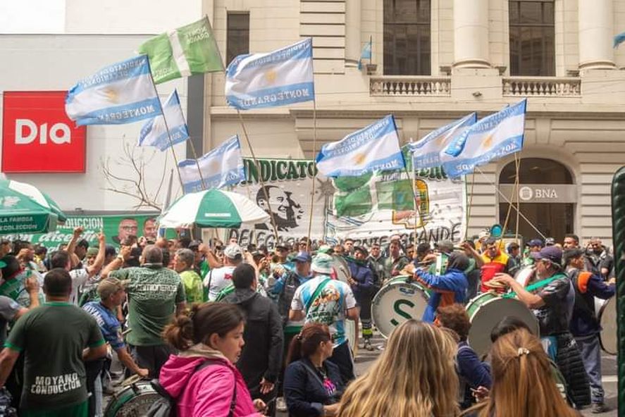 Paritarias: Camioneros reformuló el acuerdo para evitar la impugnación del Gobierno Paritarias: Camioneros reformuló el acuerdo para evitar la impugnación del Gobierno