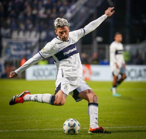 Lucas Castro, titular en Gimnasia en aquel amistoso, no estará presente este viernes.