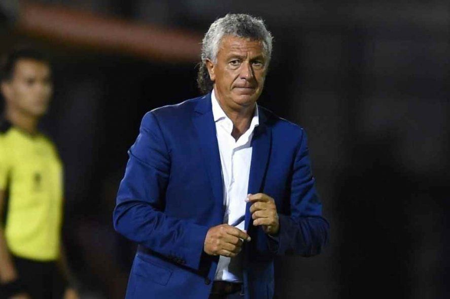 Pipo Gorosito entrenador que se acerca a Gimnasia