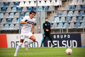 El Pulga completó 63 minutos para Gimnasia ante Atlético.