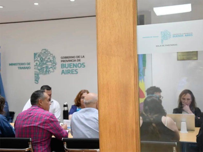 Paritarias: la Provincia recibe a los gremios para discutir la recomposición salarial de abril.