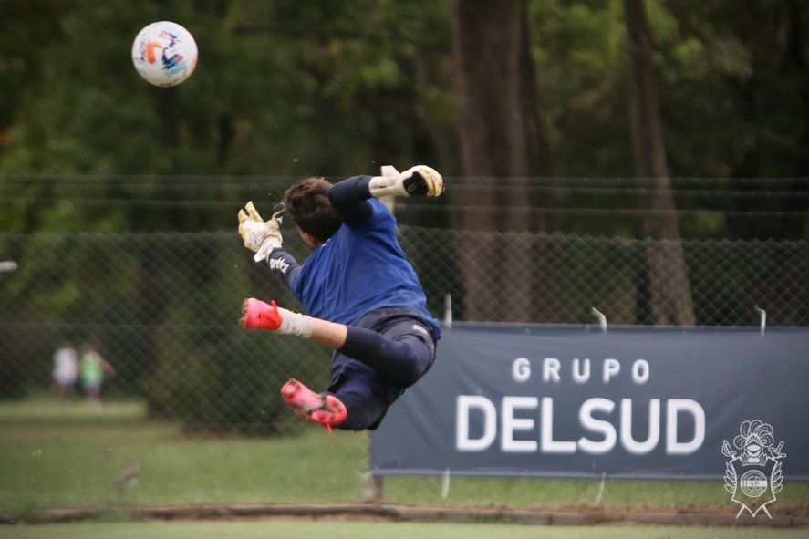 Rodrigo Rey en uno de los entrenamientos de Gimnasia.