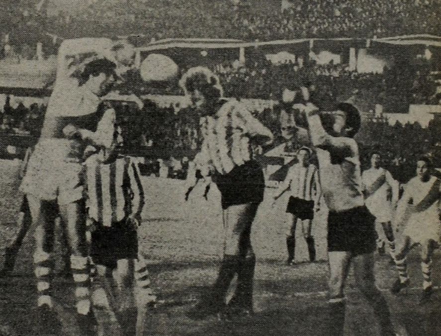 Una postal del triunfo de Estudiantes ante River en las Semis de 1970. Una postal del triunfo de Estudiantes ante River en las Semis de 1970.