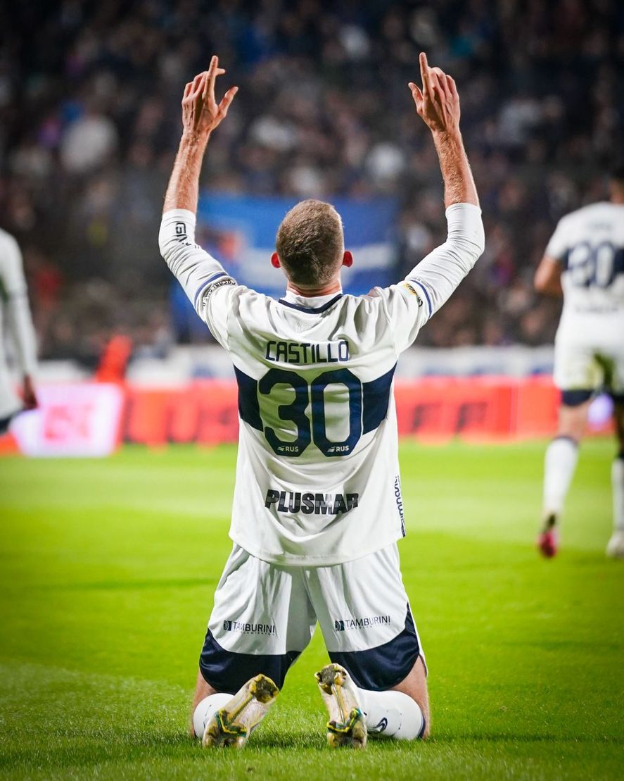 En seis partidos Rodrigo Castillo participó en seis goles entre los que convirtió los que asistió. En seis partidos Rodrigo Castillo participó en seis goles entre los que convirtió los que asistió.