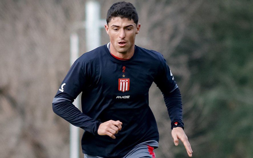 Facundo Rodríguez en una práctica en el predio de Estudiantes.