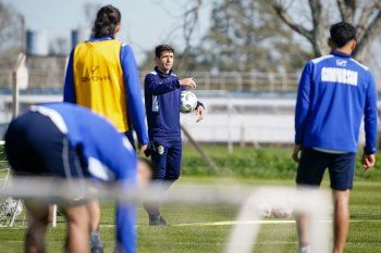 Sebastián Romero comenzó su semana más difícil en Gimnasia a la espera de Independiente