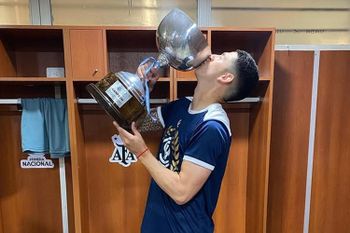 Santiago Flores fue campeón de la Primera Nacional con la Lepra mendocina.