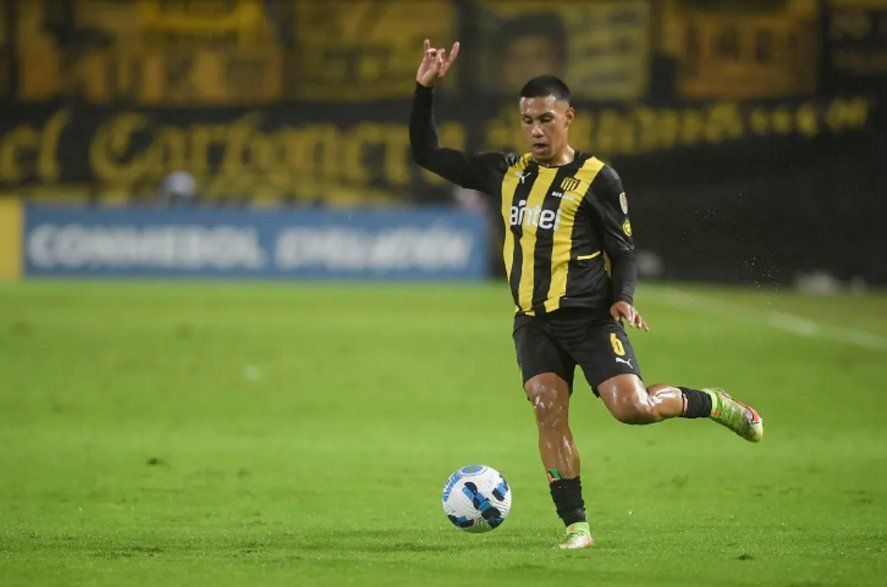 Rodrigo Saravia, futbolista de Peñarol, que ahora jugará en Gimnasia.