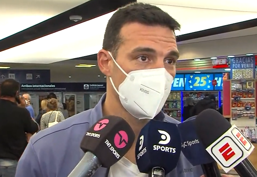 Scaloni no escondió su fastidio tras los fallos de FIFA.