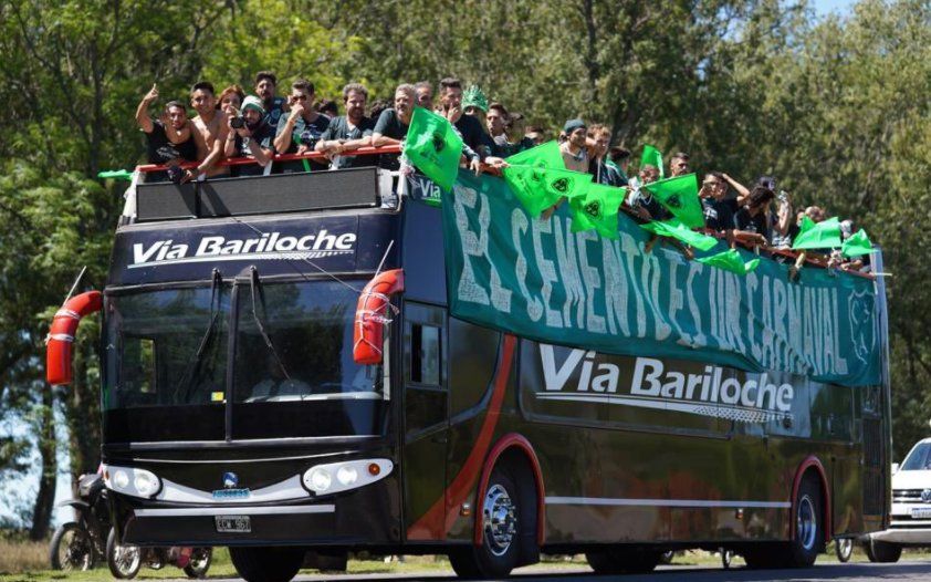 Sarmiento de Primera: Así llegó el plantel desde Córdoba a Junín.