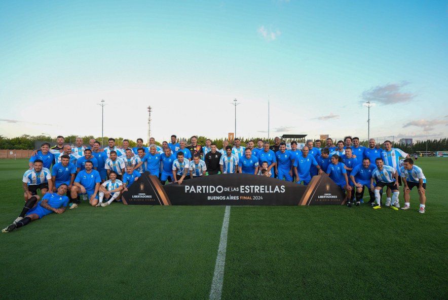 La foto final del encuentro disputado en el River Camp, con varios protagonistas ex Gimnasia y ex Estudiantes La foto final del encuentro disputado en el River Camp, con varios protagonistas ex Gimnasia y ex Estudiantes