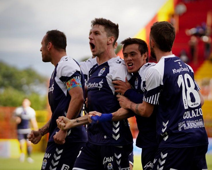Franco Soldano, festeja su gol en Gimnasia ante Patronato por Copa Argentina
