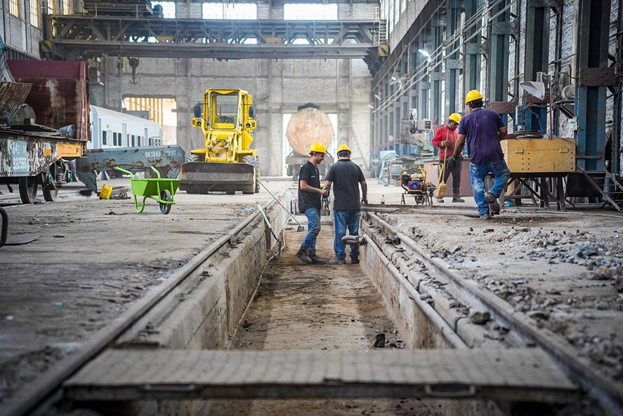 La empresa de ferrocarriles cerrada por el Gobierno Nacional manejaba los talleres "Mario Meoni" de Junín.
