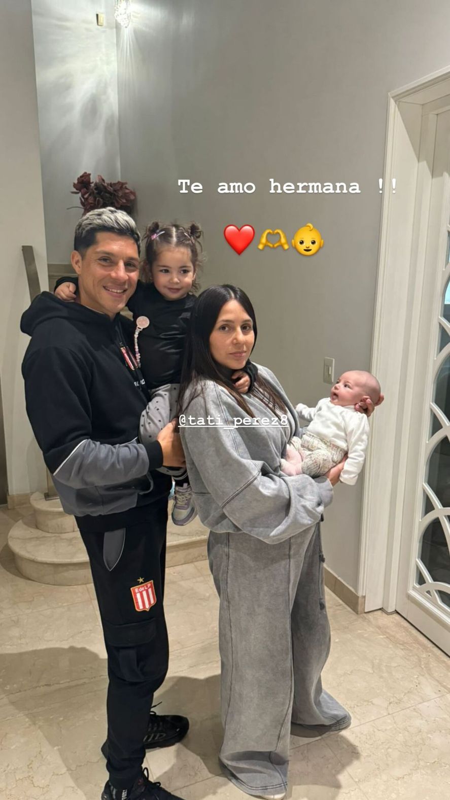 Tatiana Pérez, la hermana de Enzo, tras el partido de Estudiantes con Boca. Tatiana Pérez, la hermana de Enzo, tras el partido de Estudiantes con Boca.