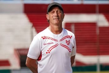 Pedro Troglio, DT de Instituto, quiere a Matías Melluso.