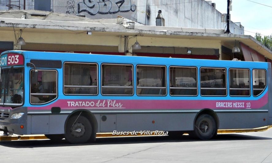Una línea de colectivos de Pilar decidió agradecer a cada uno de los jugadores de la Selección Argentina, ploteando las unidades de acuerdo a su número, en correlación con el de los jugadores. El más buscado es el 10 de Messi