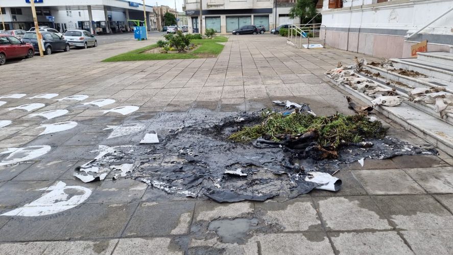 Una polémica ruralista de Azul agita la protesta de sectores rebeldes del campo contra Axel Kicillof. Por su apología golpista fue apartada de la Sociedad Rural. Una polémica ruralista de Azul agita la protesta de sectores rebeldes del campo contra Axel Kicillof. Por su apología golpista fue apartada de la Sociedad Rural.