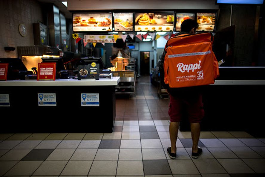 "Desde las fiestas bajó todo. Creo que ahí la gente se dio cuenta que no hay plata, y que la que hay, está para vivir todos los días, no van a estar gastando en delivery", dice un Rappi.