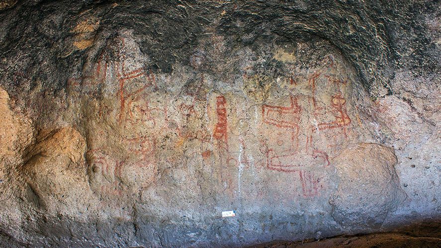 Especialistas del CONICET registran las pinturas rupestres más antiguas de Sudamérica.
