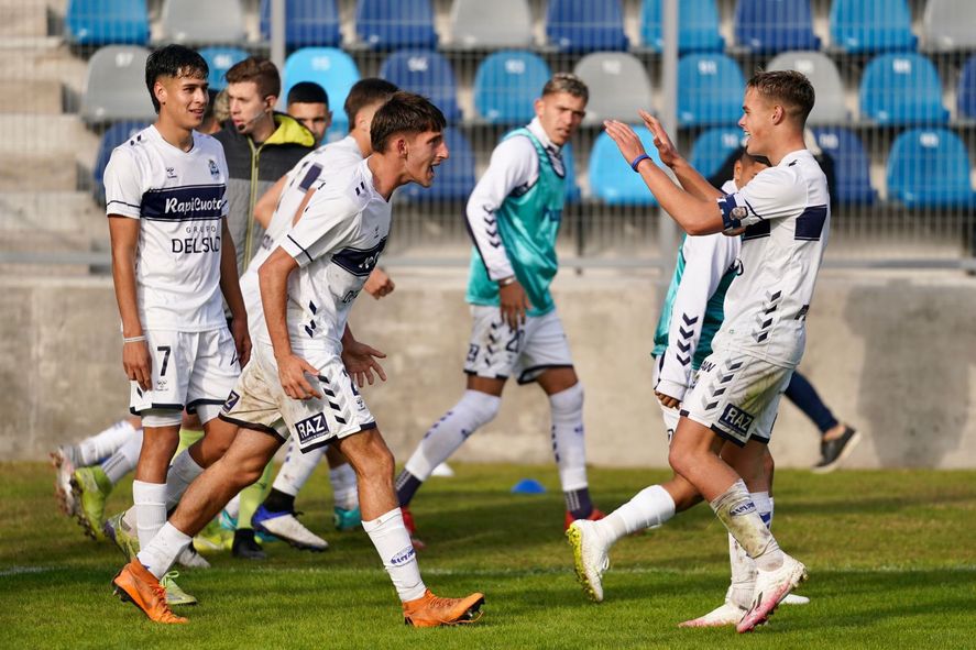 Valentín Peñalva, defensor central que ya había sido apuntado en Gimnasia por Néstor Gorosito Valentín Peñalva, defensor central que ya había sido apuntado en Gimnasia por Néstor Gorosito