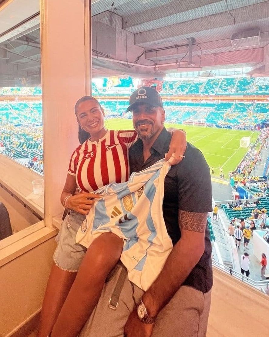 Verón, con su pareja, en la final de la Copa América. Verón, con su pareja, en la final de la Copa América.