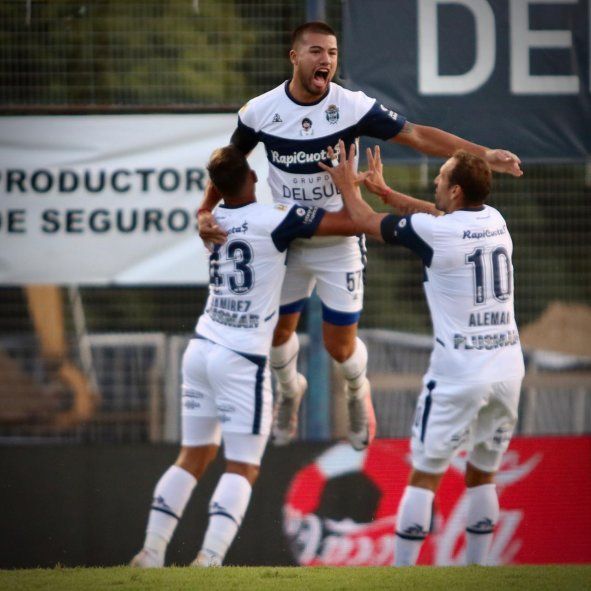 Weigandt grita el primer gol de Gimnasia