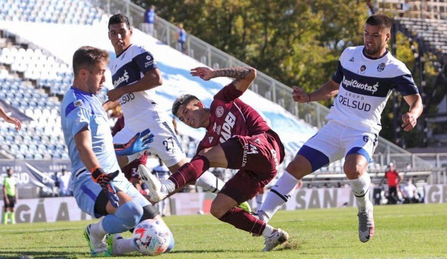 Marcelo Weigandt en Gimnasia, en el partido ante Lanús