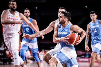 El esfuerzo de Campazzo no alcanzó. Argentina depende de otros resutlados para seguir en Tokio 2020.
