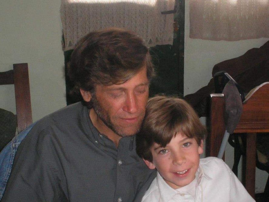 Hugo y Álvaro, juntos. Padre e hijo tuvieron un "reencuentro" solo apto para almas sensibles.