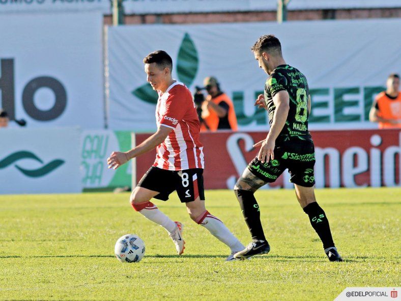 Fernando Zuqui en acción en Sarmiento vs. Estudiantes (Foto: prensa EDLP).